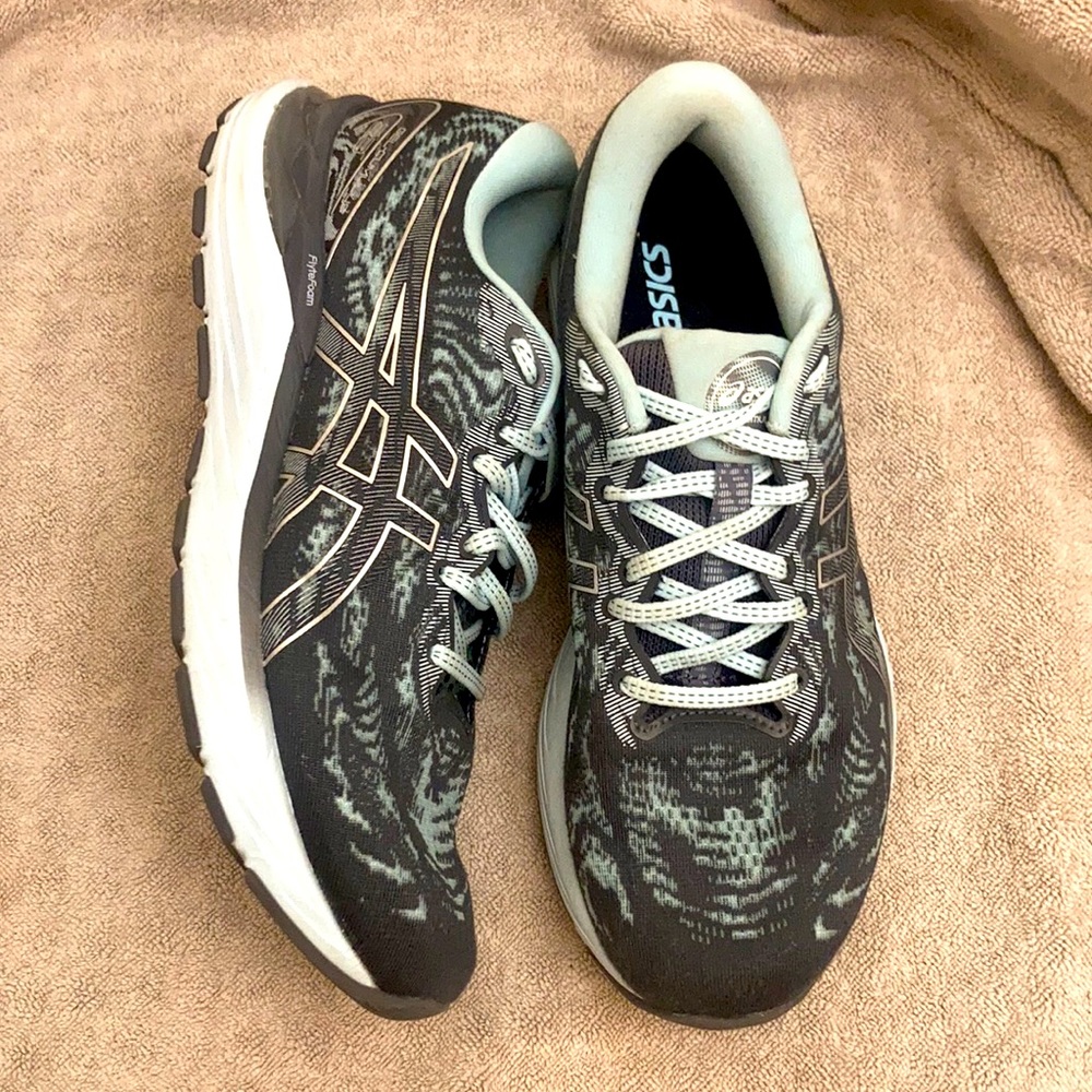 ASICS cumulus 23 women’s size 10.5 running  shoes Tiffany blue color and grey